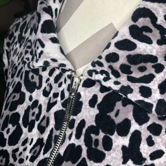 Jones New York Sport Gray Leopard Velvet Pullover - Picture 3 of 5